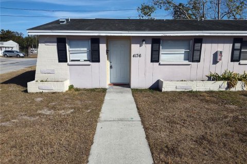 Apartment in New Port Richey, Florida 2 bedrooms, 74.69 sq.m. № 2350031