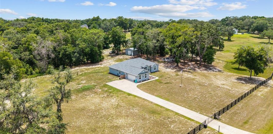 Casa en Belleview, Florida 4 dormitorios, 226.31 m2 № 2140733
