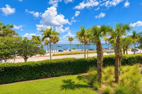 Condo in St. Lucie, Florida, 2 bedrooms № 2265173 - photo 17