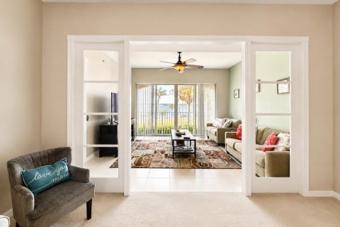 Condo in St. Lucie, Florida, 2 bedrooms № 2265173 - photo 2