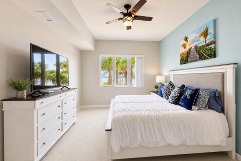 Condo in St. Lucie, Florida, 2 bedrooms № 2265173 - photo 7
