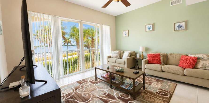 Condo in St. Lucie, Florida, 2 bedrooms № 2265173