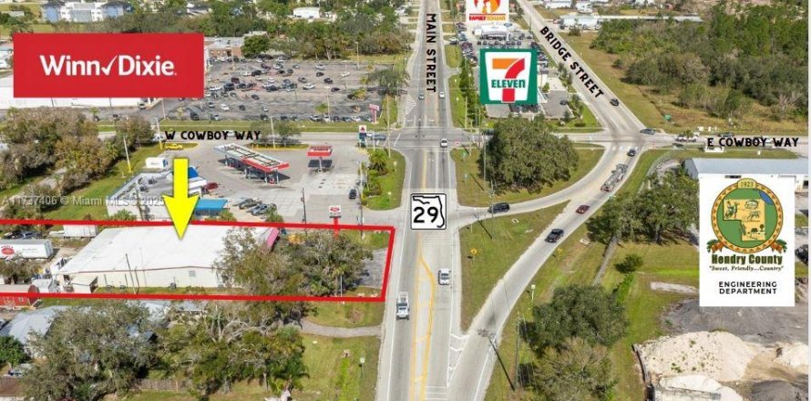 Immobilier commercial à LaBelle, Floride № 1764347