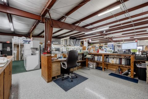 Купить коммерческую недвижимость в Лабель, Флорида № 1764347 - фото 10