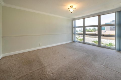Купить кондоминиум в Помпано-Бич, Флорида 3 комнаты, 97.55м2, № 2181130 - фото 8