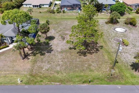 Terreno en venta en Rotonda, Florida № 2232756 - foto 4