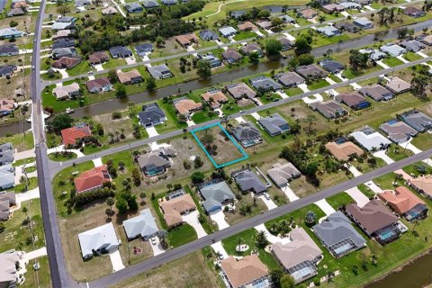 Terreno en venta en Rotonda, Florida № 2232756 - foto 2