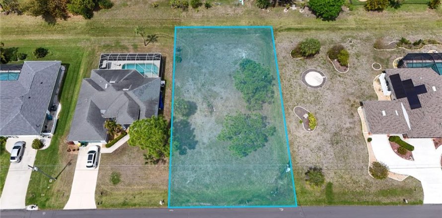 Terreno en Rotonda, Florida № 2232756