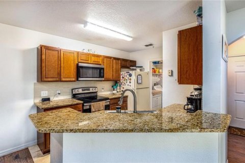 Condo in Orlando, Florida, 2 bedrooms № 2102751 - photo 11