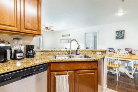 Condo in Orlando, Florida, 2 bedrooms № 2102751 - photo 13