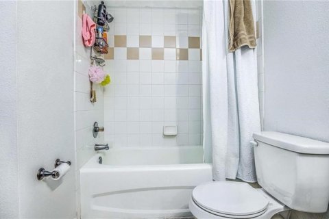 Condo in Orlando, Florida, 2 bedrooms № 2102751 - photo 18