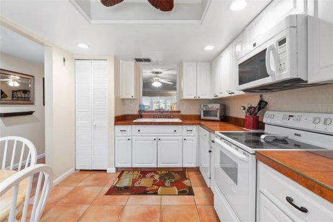House in Clearwater, Florida 2 bedrooms, 106.84 sq.m. № 1717671 - photo 12