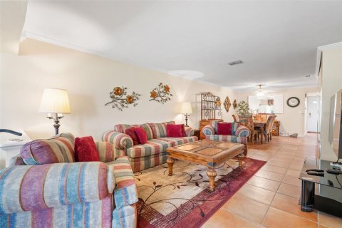 House in Clearwater, Florida 2 bedrooms, 106.84 sq.m. № 1717671 - photo 8