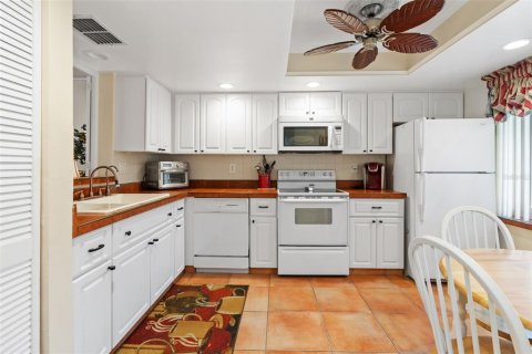 House in Clearwater, Florida 2 bedrooms, 106.84 sq.m. № 1717671 - photo 10
