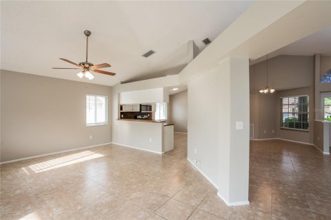 Villa ou maison à louer à Tampa, Floride: 3 chambres, 146.04 m2 № 2112968 - photo 7