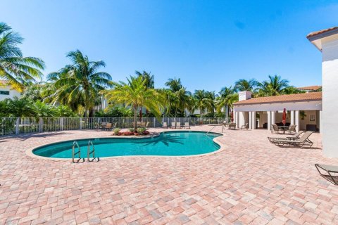 Townhouse in Boca Raton, Florida 3 bedrooms, 238.11 sq.m. № 1118219 - photo 1