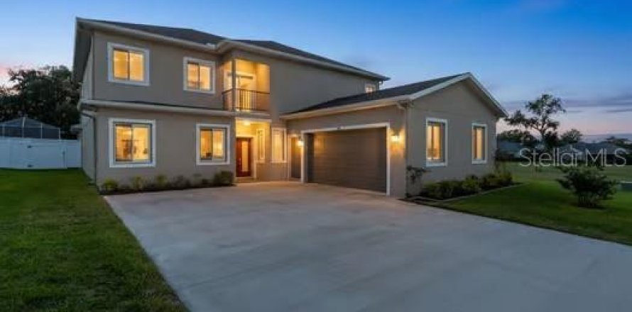 Casa en Lakeland, Florida 5 dormitorios, 348.57 m2 № 2237074