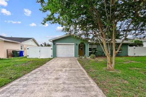 Casa en venta en Lakeland, Florida, 2 dormitorios, 99.41 m2 № 1775107 - foto 1