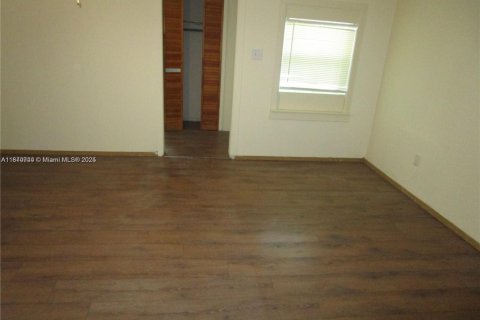 House in Pahokee, Florida 3 bedrooms, 208.29 sq.m. № 1979497 - photo 7