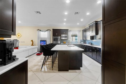 Casa en venta en Boca Raton, Florida, 5 dormitorios, 386.47 m2 № 1997712 - foto 11