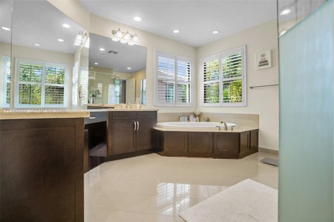Casa en venta en Boca Raton, Florida, 5 dormitorios, 386.47 m2 № 1997712 - foto 24