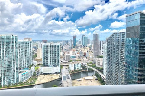 Condominio en alquiler en Miami, Florida, 3 dormitorios, 139.35 m2 № 2009616 - foto 3