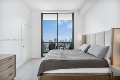 Condominio en alquiler en Miami, Florida, 3 dormitorios, 139.35 m2 № 2009616 - foto 10