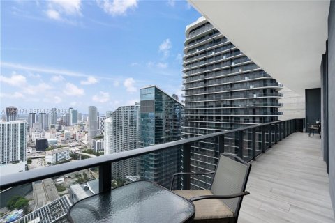 Condominio en alquiler en Miami, Florida, 3 dormitorios, 139.35 m2 № 2009616 - foto 2