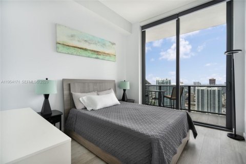 Condominio en alquiler en Miami, Florida, 3 dormitorios, 139.35 m2 № 2009616 - foto 11