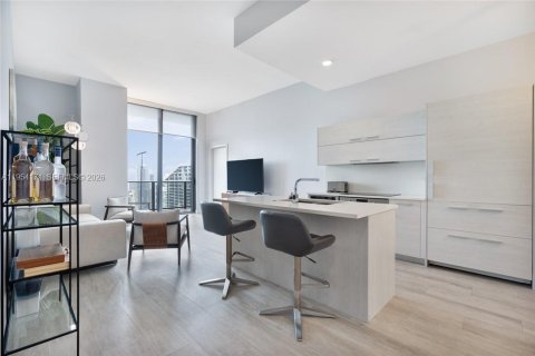 Condominio en alquiler en Miami, Florida, 3 dormitorios, 139.35 m2 № 2009616 - foto 7