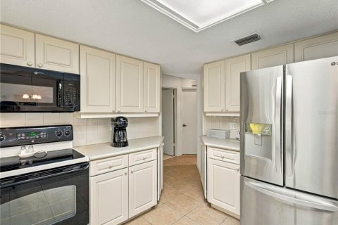 Villa ou maison à vendre à New Smyrna Beach, Floride: 3 chambres, 199.74 m2 № 2404992 - photo 21