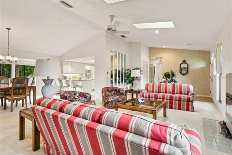 Villa ou maison à vendre à New Smyrna Beach, Floride: 3 chambres, 199.74 m2 № 2404992 - photo 13