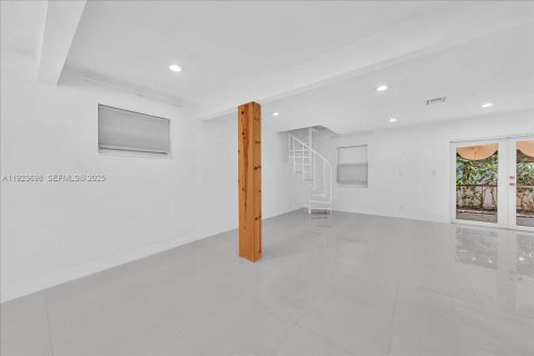 Villa ou maison à louer à Hollywood, Floride: 4 chambres, 195.09 m2 № 1982301 - photo 20