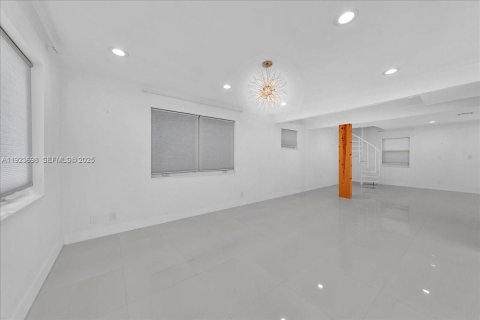 Villa ou maison à louer à Hollywood, Floride: 4 chambres, 195.09 m2 № 1982301 - photo 4