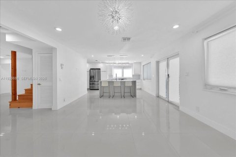 Villa ou maison à louer à Hollywood, Floride: 4 chambres, 195.09 m2 № 1982301 - photo 7