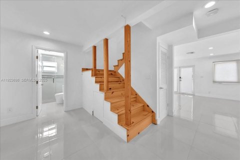 Villa ou maison à louer à Hollywood, Floride: 4 chambres, 195.09 m2 № 1982301 - photo 24