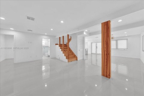 Villa ou maison à louer à Hollywood, Floride: 4 chambres, 195.09 m2 № 1982301 - photo 23