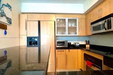 Copropriété à vendre à Miami, Floride: 2 chambres, 102.66 m2 № 2012815 - photo 11