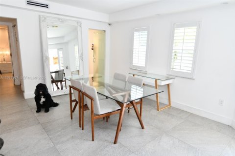 Appartement à louer à Miami, Floride: 1 chambre, 765.61 m2 № 1991429 - photo 5