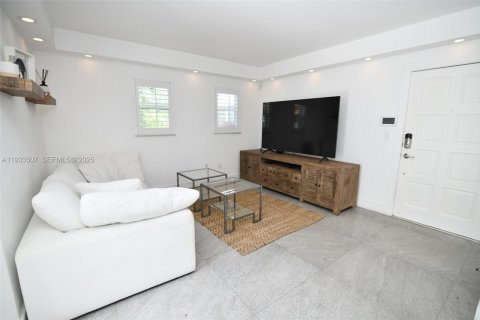 Appartement à louer à Miami, Floride: 1 chambre, 765.61 m2 № 1991429 - photo 8