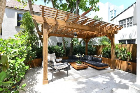 Appartement à louer à Miami, Floride: 1 chambre, 765.61 m2 № 1991429 - photo 17