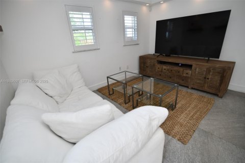 Appartement à louer à Miami, Floride: 1 chambre, 765.61 m2 № 1991429 - photo 7