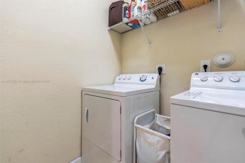 Touwnhouse à vendre à Doral, Floride: 4 chambres, 179.77 m2 № 1698829 - photo 24