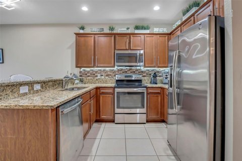Touwnhouse à vendre à Doral, Floride: 4 chambres, 179.77 m2 № 1698829 - photo 6