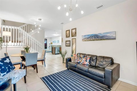 Touwnhouse à vendre à Doral, Floride: 4 chambres, 179.77 m2 № 1698829 - photo 30