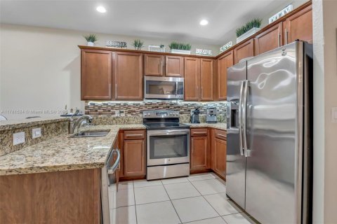 Touwnhouse à vendre à Doral, Floride: 4 chambres, 179.77 m2 № 1698829 - photo 7