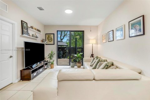 Touwnhouse à vendre à Doral, Floride: 4 chambres, 179.77 m2 № 1698829 - photo 10
