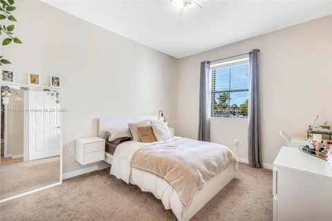 Touwnhouse à vendre à Doral, Floride: 4 chambres, 179.77 m2 № 1698829 - photo 19