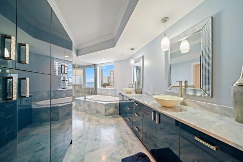 Купить кондоминиум в Ривьера-Бич, Флорида 4 комнаты, 252.69м2, № 2083121 - фото 21