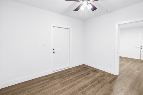 Villa ou maison à vendre à Saint Petersburg, Floride: 5 chambres, 237.64 m2 № 2123628 - photo 28